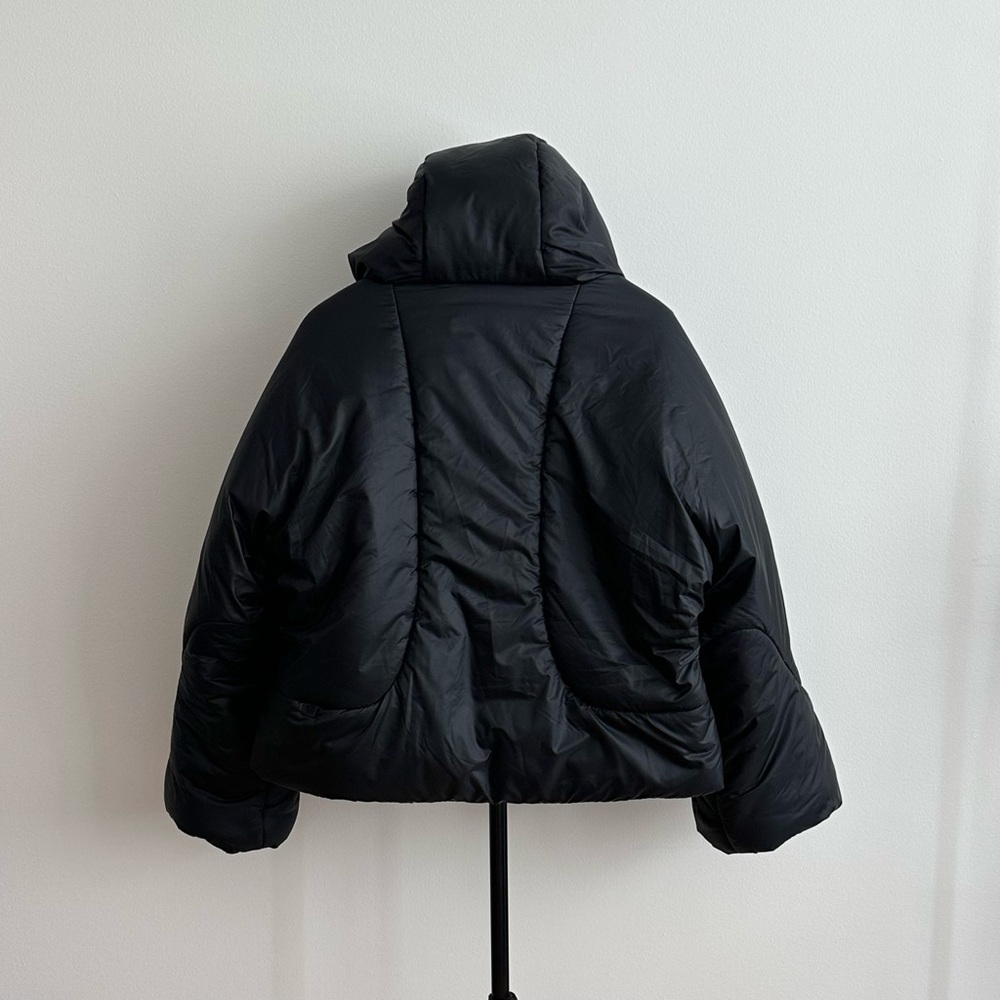Lululemon Hooded Insulated Wrap Puffer Jacket Black Size 4 - Picture 3 of 5